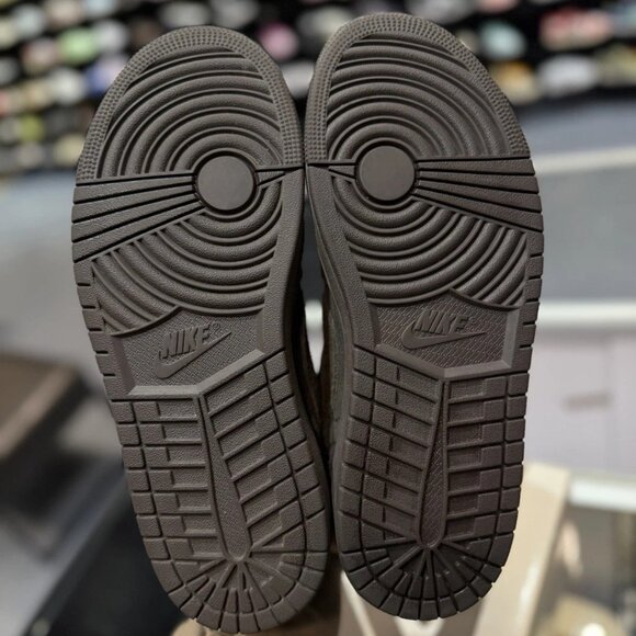 Travis Scott x Air Jordan 1 Retro Low OG SP Velvet Brown